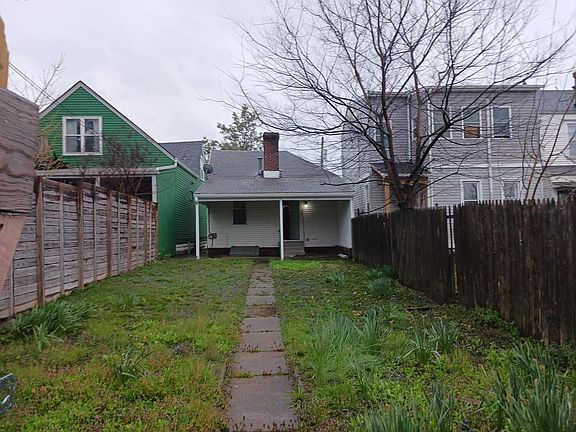 2nd image of 707 Baroness Ave