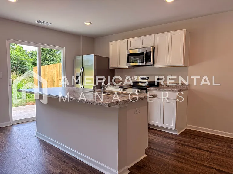 105 River Grass Dr — Photo 10