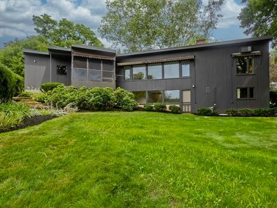 2 Red Ledge Rd, South Hadley, MA, 01075