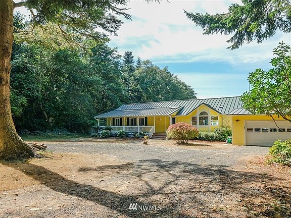 Come home to the joy that is this 1792 sq ft 3 bedroom home.