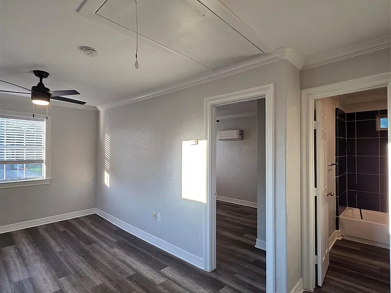 2740 Burlington Blvd — Photo 18