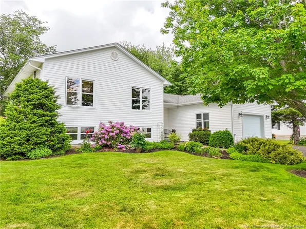 114 Atkinson Ln, New Maryland, NB E3C 1J8