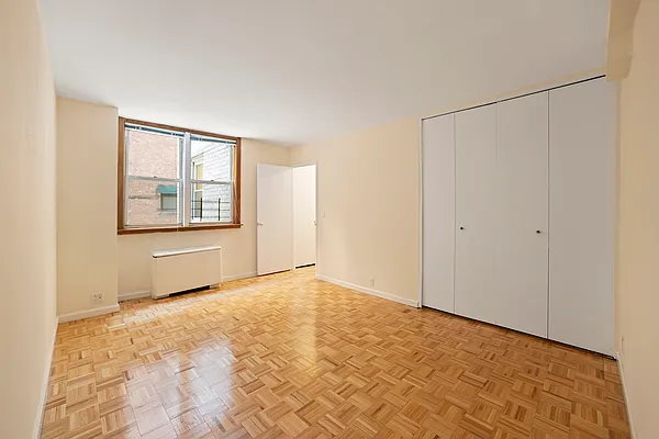 Rented by RELO REDAC INC. | media 28