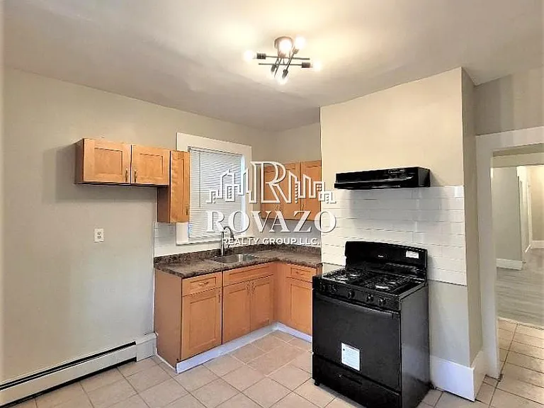249 Amherst St #1R — Photo 1