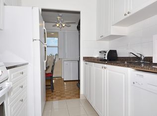 Central Park Place (B), Toronto, ON M9A 3K2