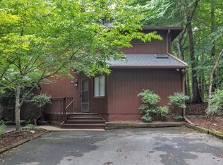 213 Deepwood Rd, Chapel Hill, NC 27514