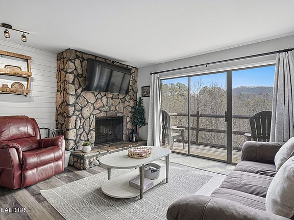 5th image of 1081 Cove Rd APT 1024