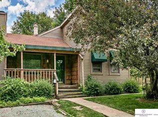 2607 S 31st St, Omaha, NE 68105