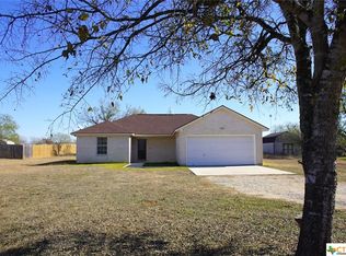899 Sheffield Rd, Seguin, TX 78155