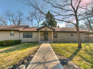 1057 Saint Louis Ave, Excelsior Springs, MO 64024