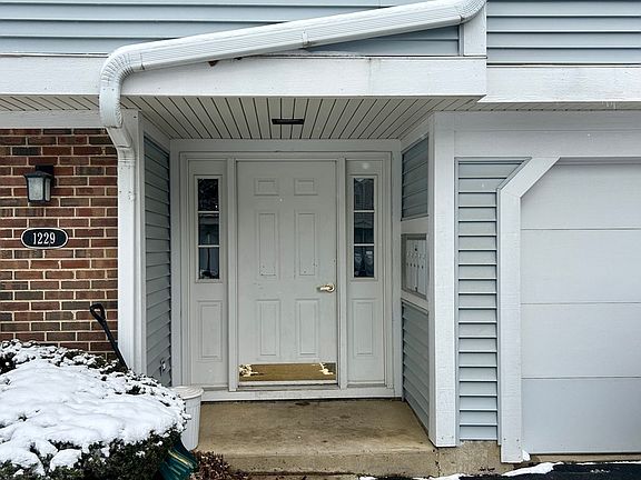 2nd image of 1229 Ballantrae Pl APT A