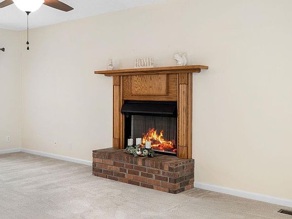 3rd image of 915 Dolphin Ln