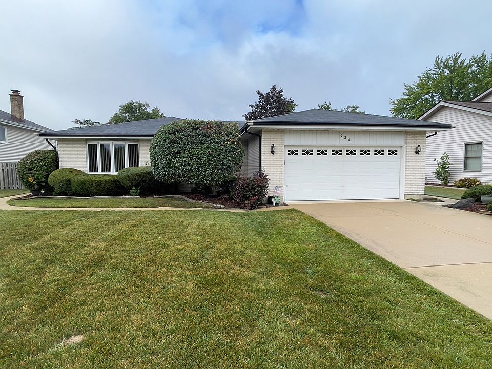 1st image of 924 Apple Dr