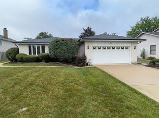 924 Apple Dr, Schaumburg, IL 60194