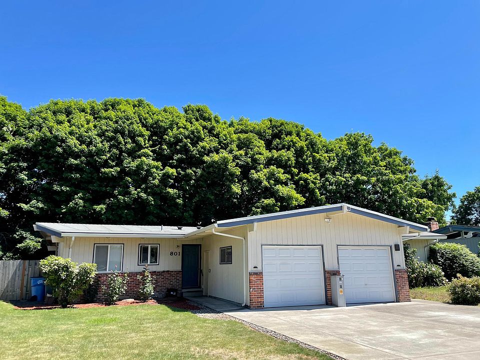 1st image of 801 SE 110th Ave #801