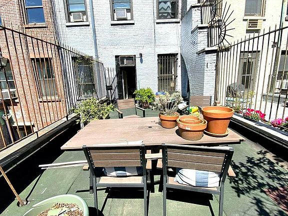 4th image of 36 W 75th St #4B
