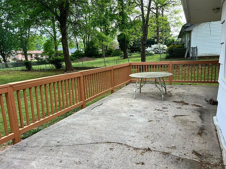 120 Bessie Ave — Photo 2