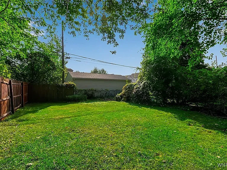 415 Colvin Ave — Photo 13