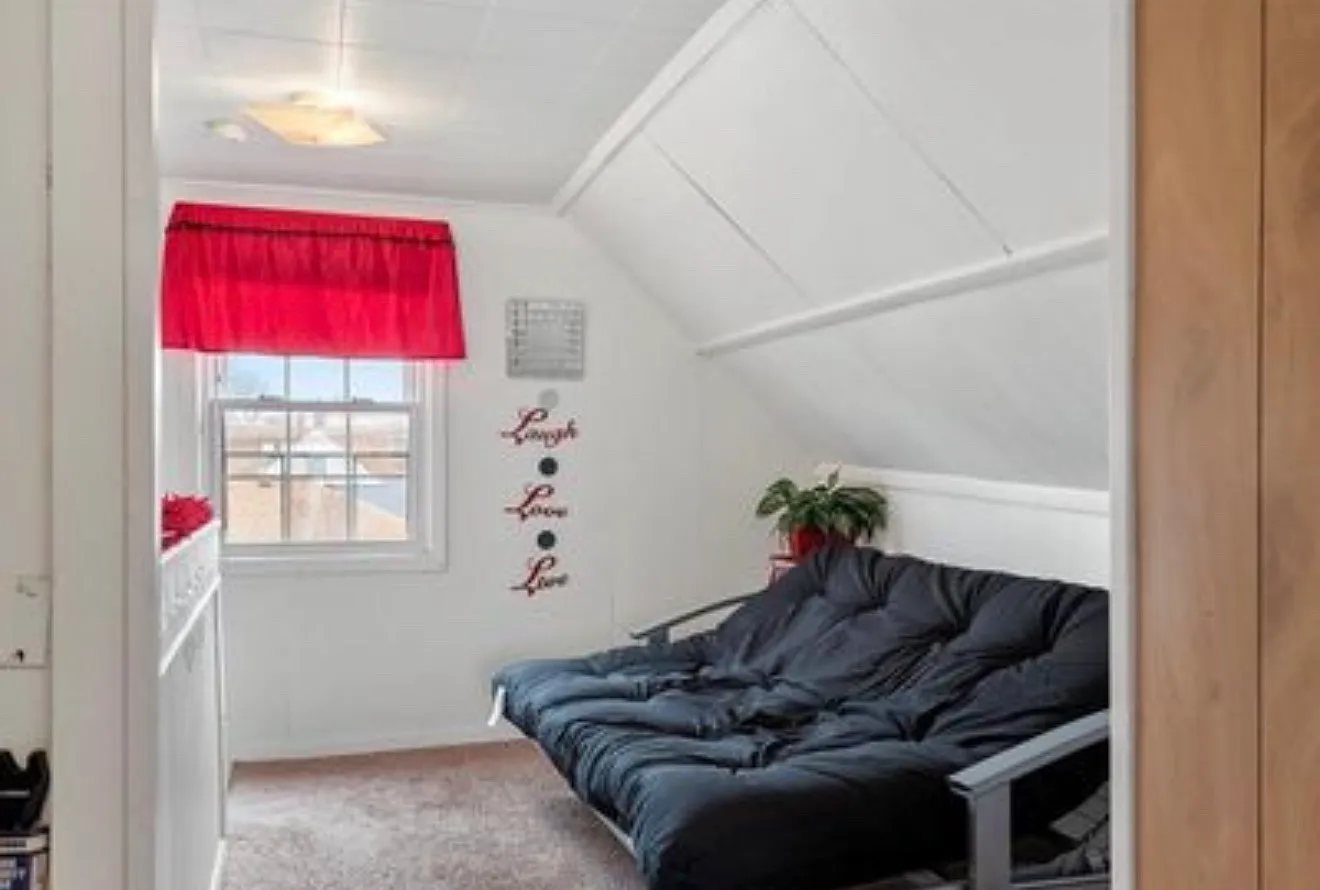 2 bed, 850 sqft, $1,200 — Photo 1
