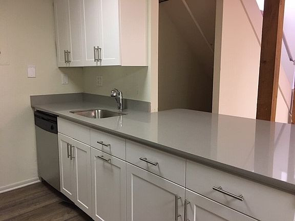 5th image of 222 Race St #3