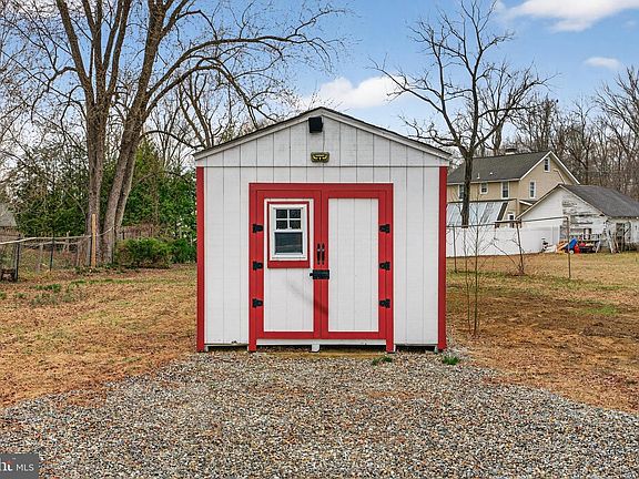 2nd image of 171 Skeet Rd