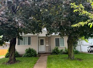 1550 Delaware St, Oshkosh, WI 54902