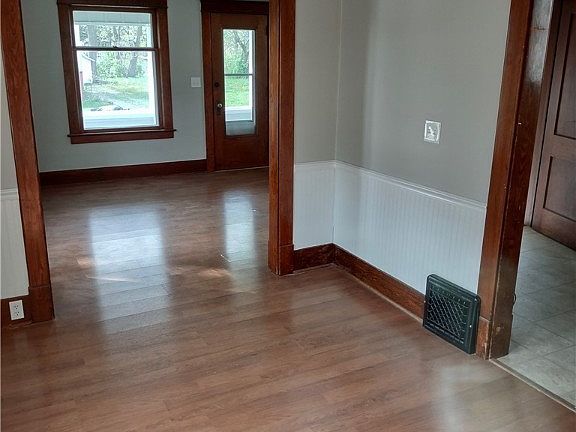 4th image of 771 Bonnie Brae Ave SE