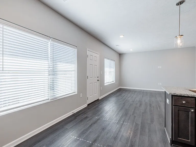Trailview Apartments at Pioneers Park — Photo 63