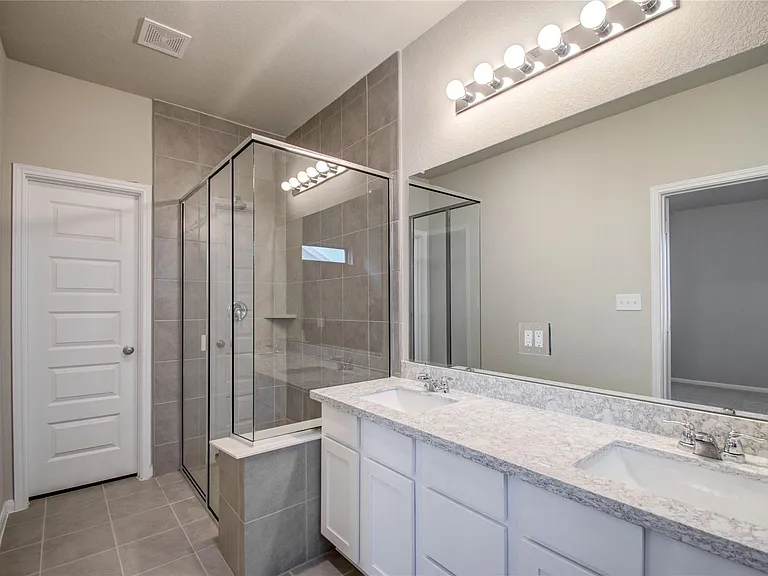 8418 Beacon Bay Cir — Photo 35