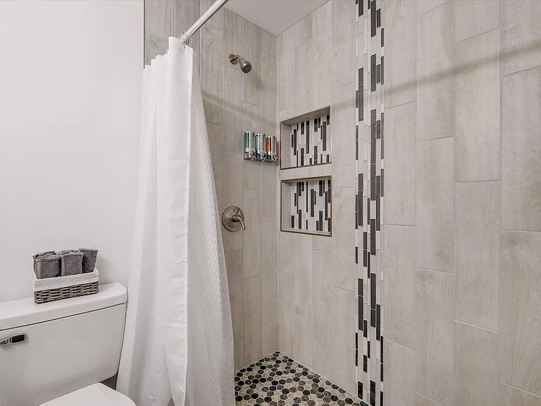 2412 Pebblebrook Trl — Photo 26