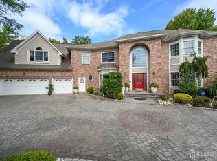 20 Estates Dr, Colonia, NJ 07067