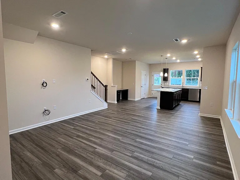 872 Falls Grove Trl — Photo 4
