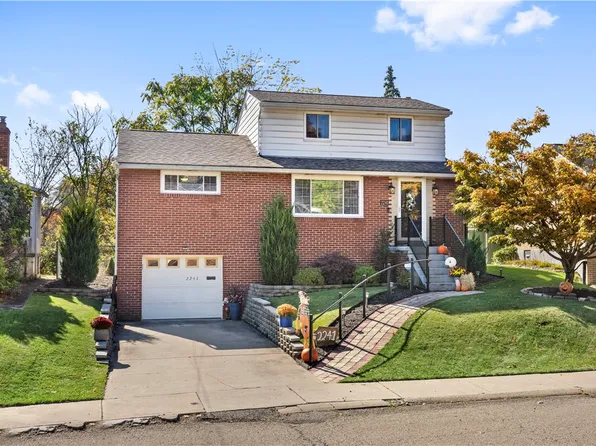 2241 Old Oak Dr, Pittsburgh, PA 15220