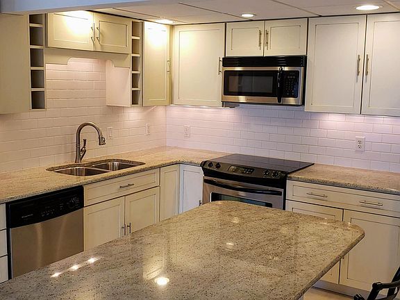3rd image of 2749 Sullins St #B107