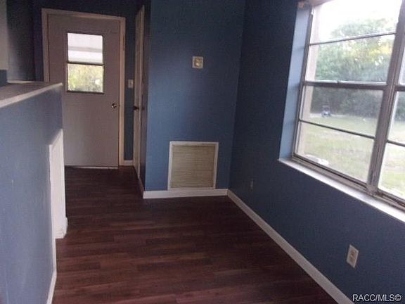 4th image of 730 W Kuhns Ln
