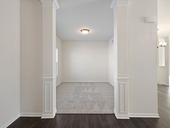 3rd image of 10371 Towle St