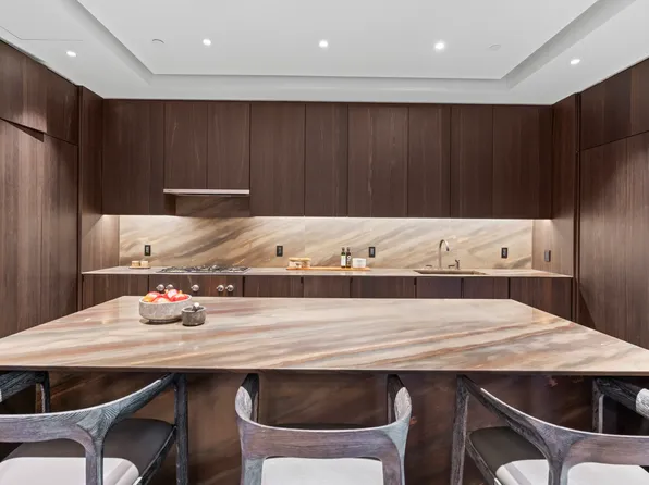 730 Fifth Avenue image 28 of 46