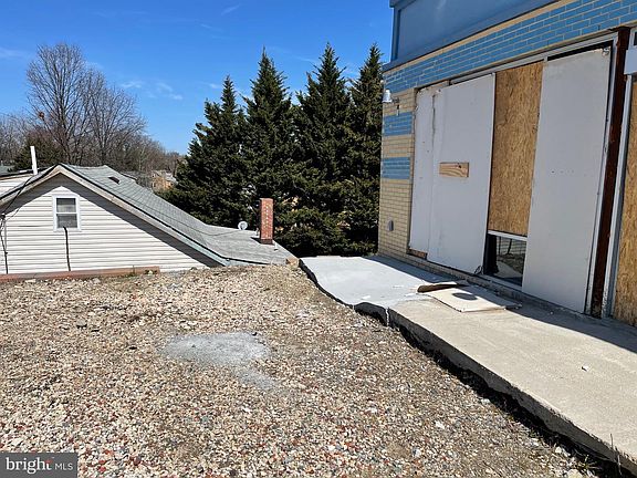 2nd image of 1005 Eastern Ave