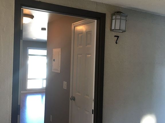 3rd image of 3001 Preble St APT 7