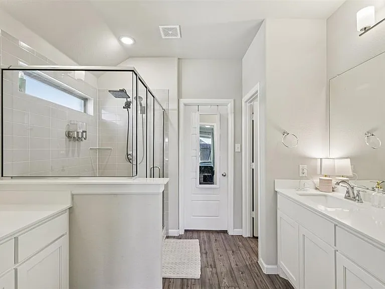 312 Scenic Point Dr — Photo 23