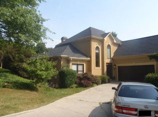 155 Nesbit Ridge Dr, Roswell, GA 30076