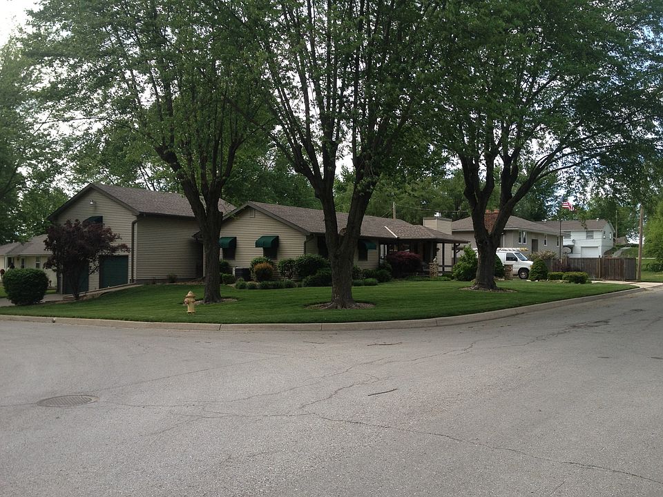 Corner Lot!