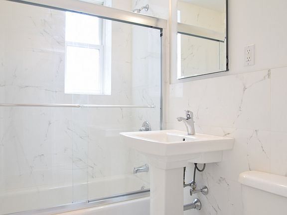 Pelham Terrace - Bathroom - K-Line