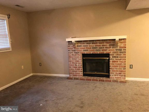 4th image of 6 Montadale Dr