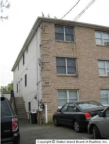Building Photo 3