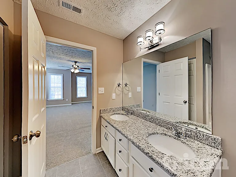 3328 Neptune Dr — Photo 11