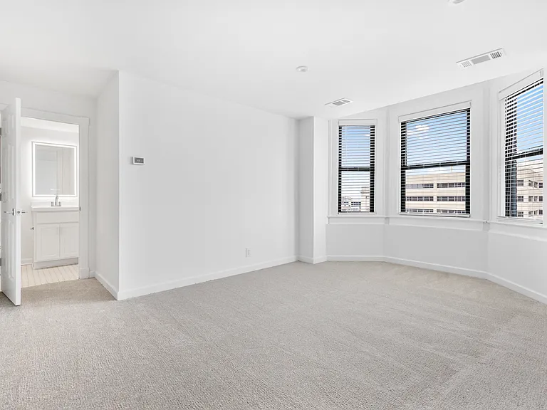 Continental Towers — Photo 19