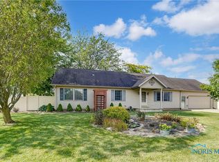 1127 Francis Ave, Fostoria, OH 44830