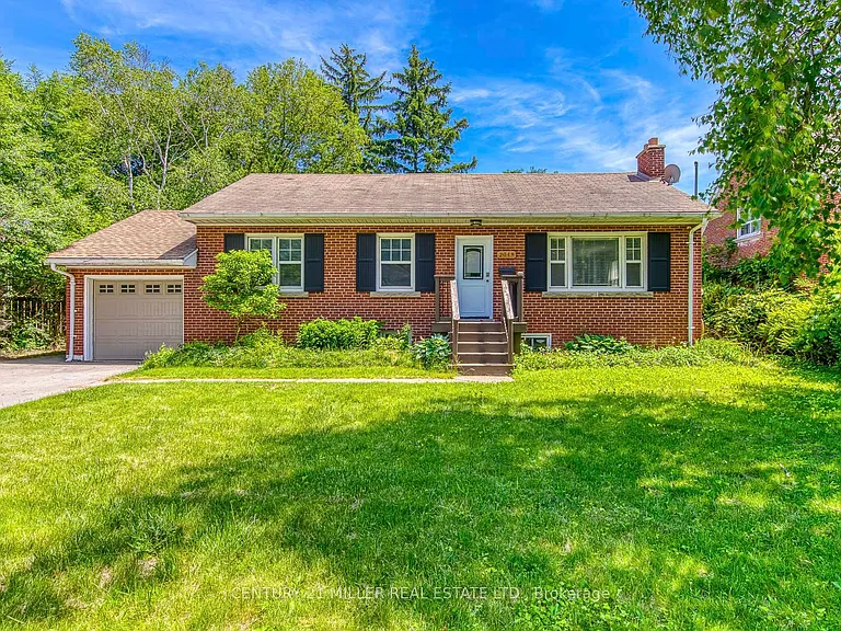 2048 Edinburgh Dr — Photo 3