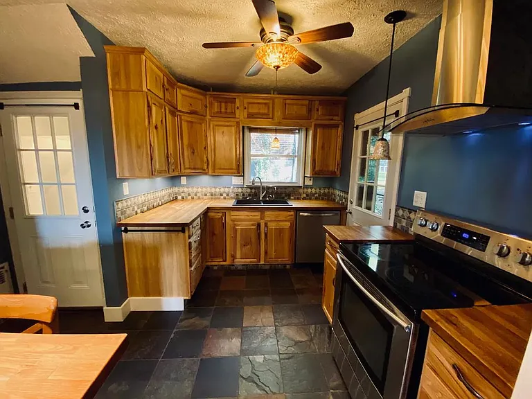 Kitchen 1